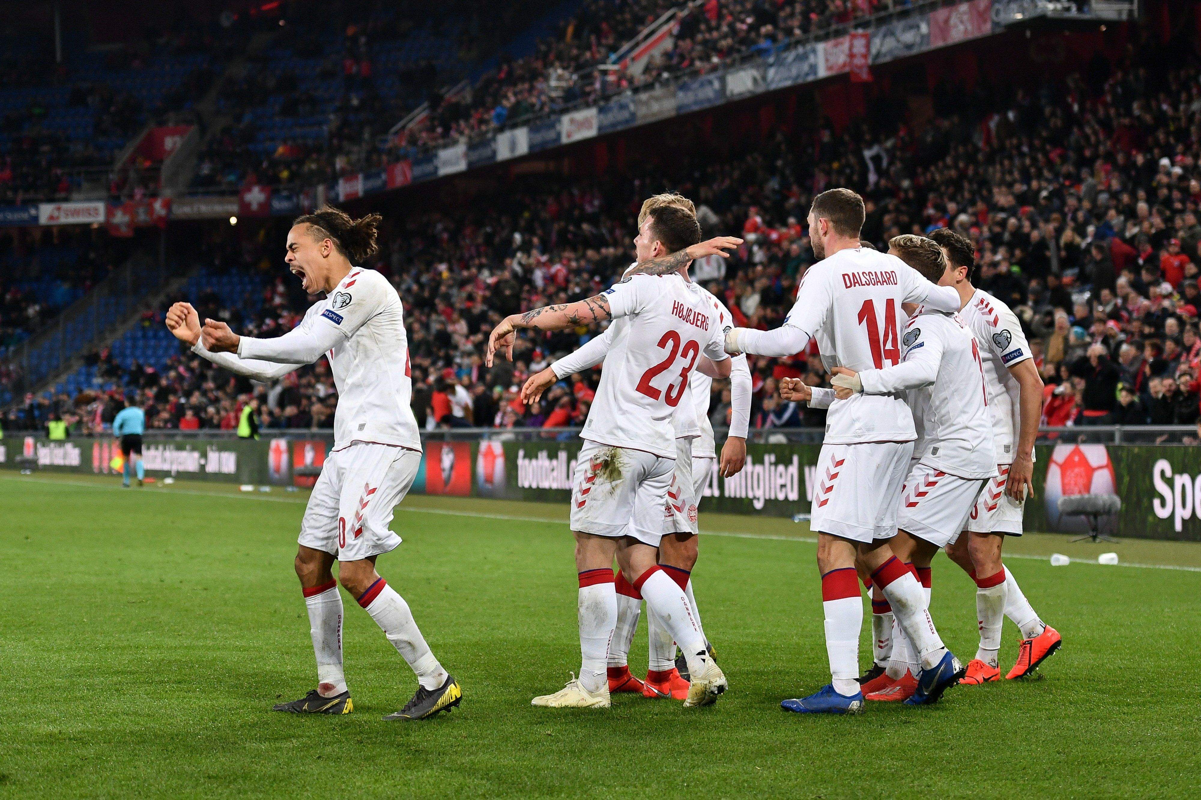 格陵兰队在欧预赛中展现团结协作，获胜