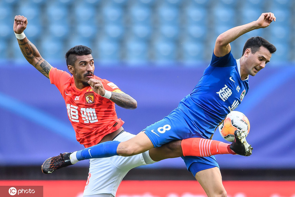 恒大主场战平建业，继续领跑