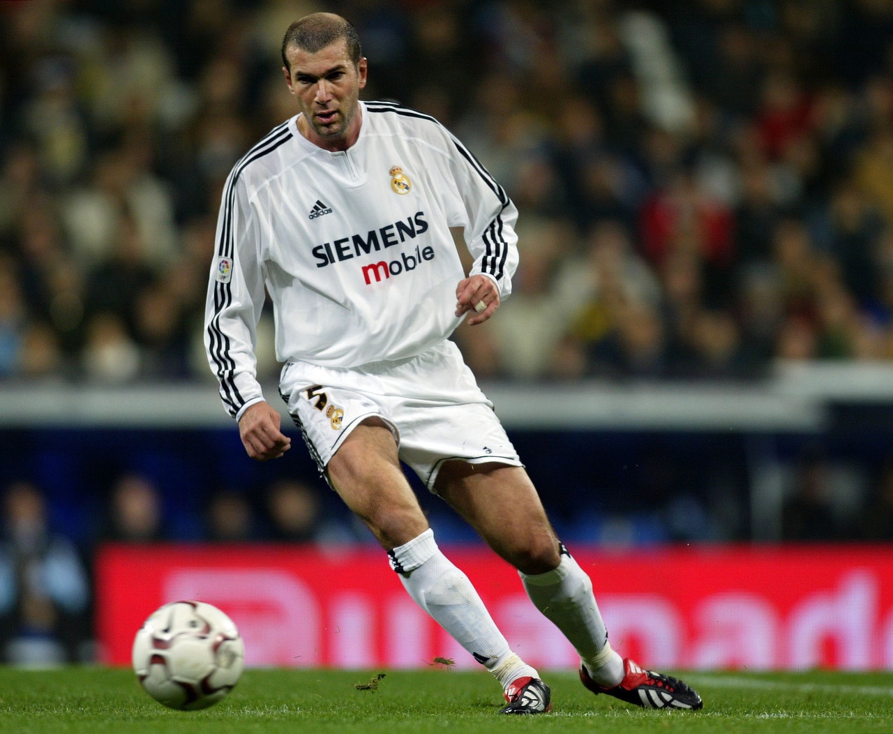 威廉希尔官网-必要胜局，马尔蒂尼率皇马补时绝杀达伦