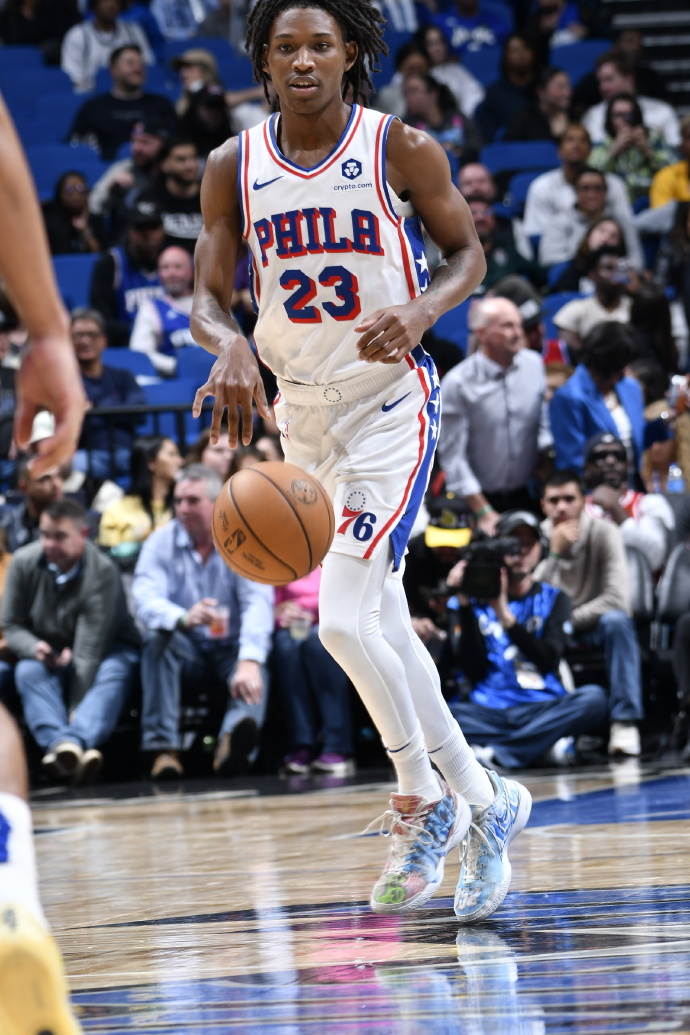 76人客场战胜魔术，取得三连胜