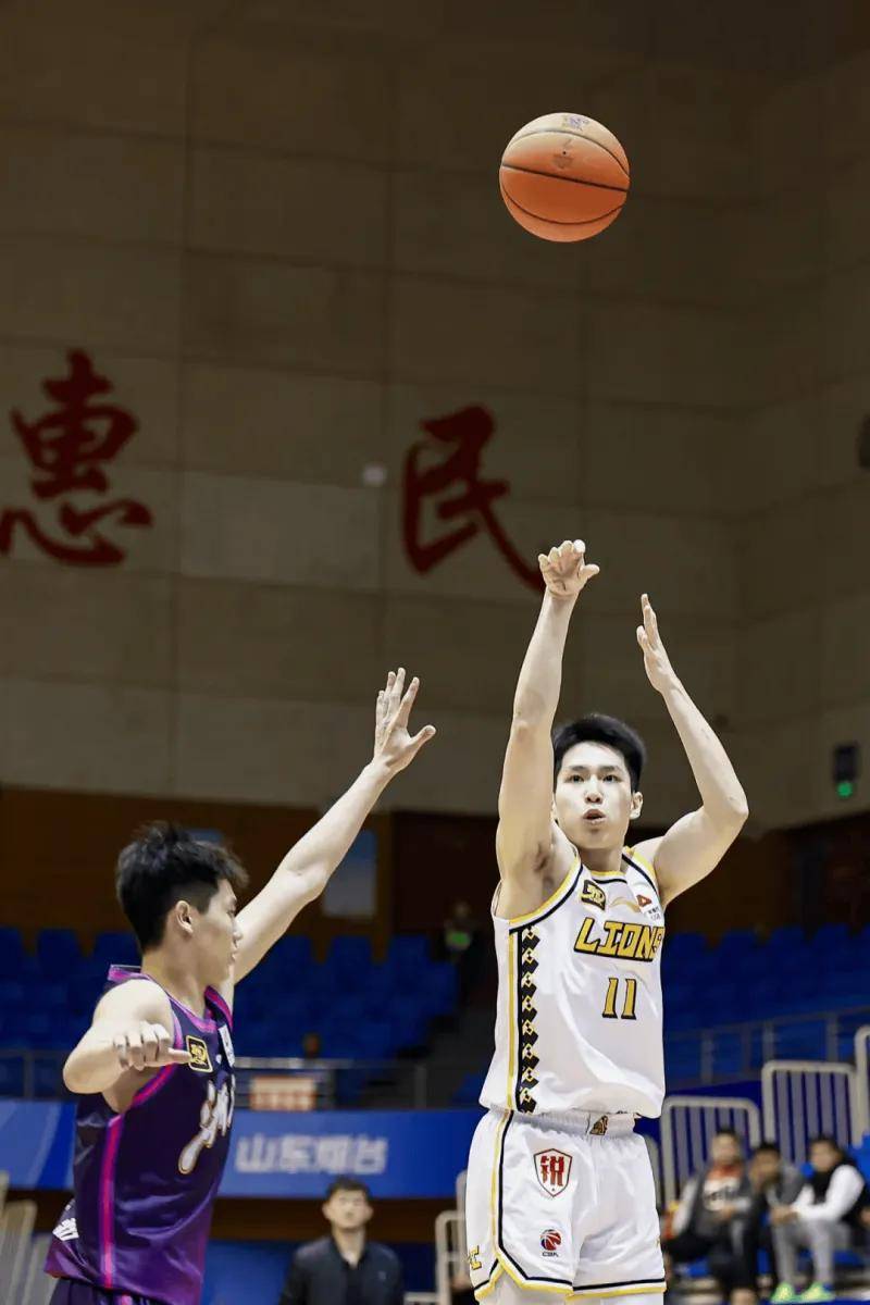 浙江男篮全队备战广州队,实力不容小觑 浙江男篮全队备战广州队,实力不容小觑