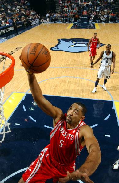 威廉希尔中文站-火箭内线准备迎接爵士的挑战