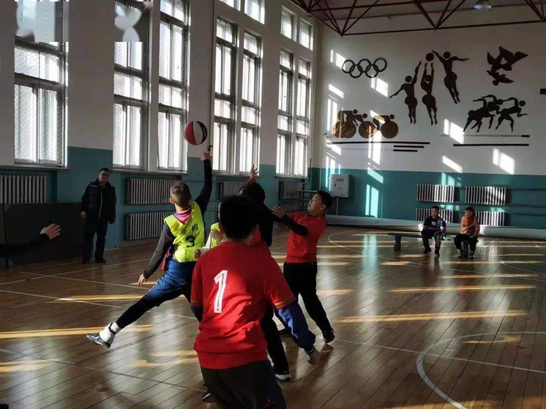 英国威廉希尔-灰石队在比拼中不畏强手，夺魁