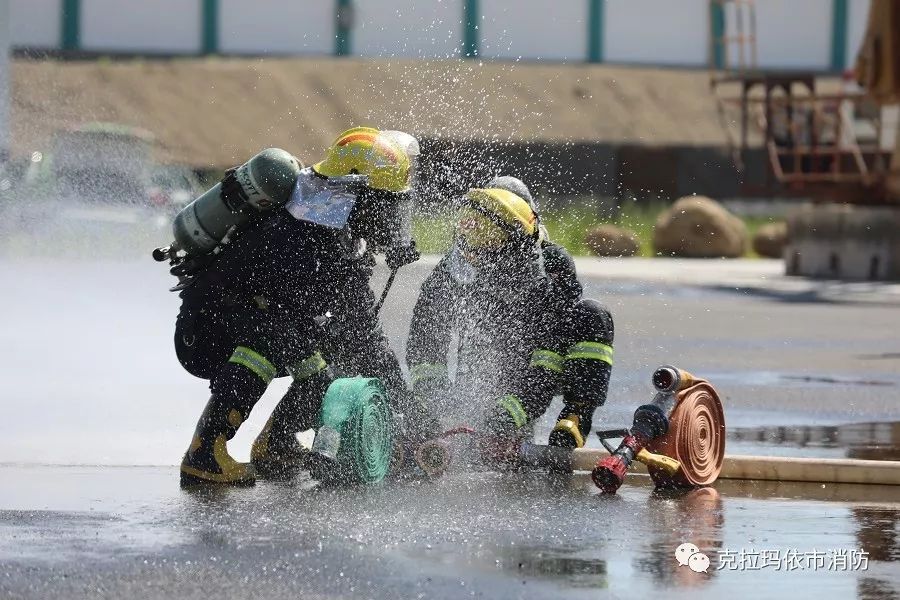 灰石队在比拼中不畏强手，夺魁