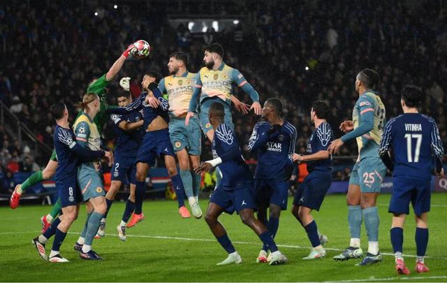 欧预赛战火蔓延，球员拼尽全力