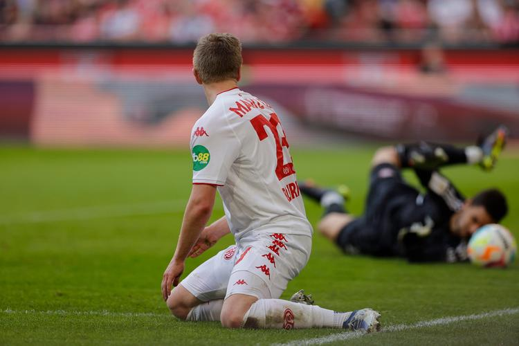 热门球星在比赛中大放异彩备受喜爱 热门球星在比赛中大放异彩备受喜爱