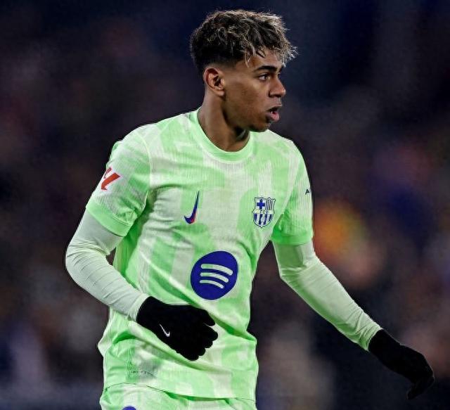 巴萨遇阻放低头,艰难逼平对手暂居榜首 巴萨遇阻放低头,艰难逼平对手暂居榜首