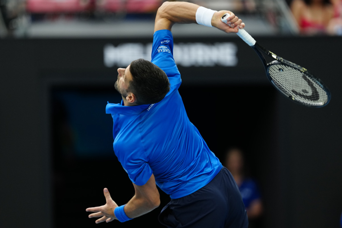 英国威廉希尔-敏捷抓機會：中場球員拼搏爭取得分機會