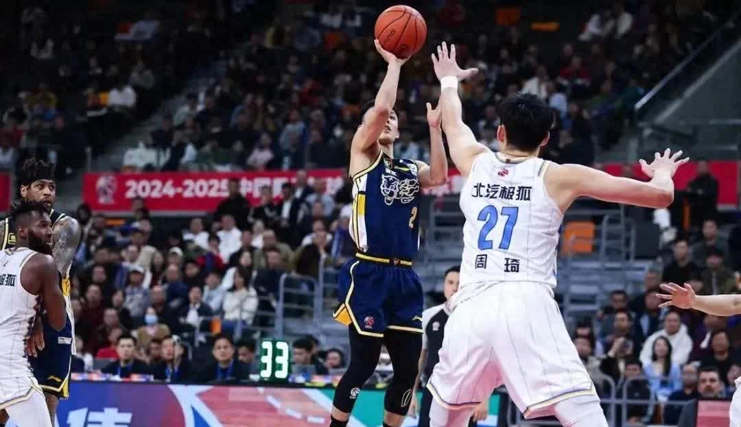 威廉希尔app-防守如铁壁，北方球队成功卫冕