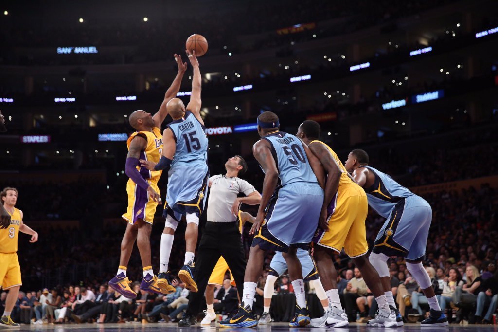 篮球明星城市游，球迷捧场迎风再起