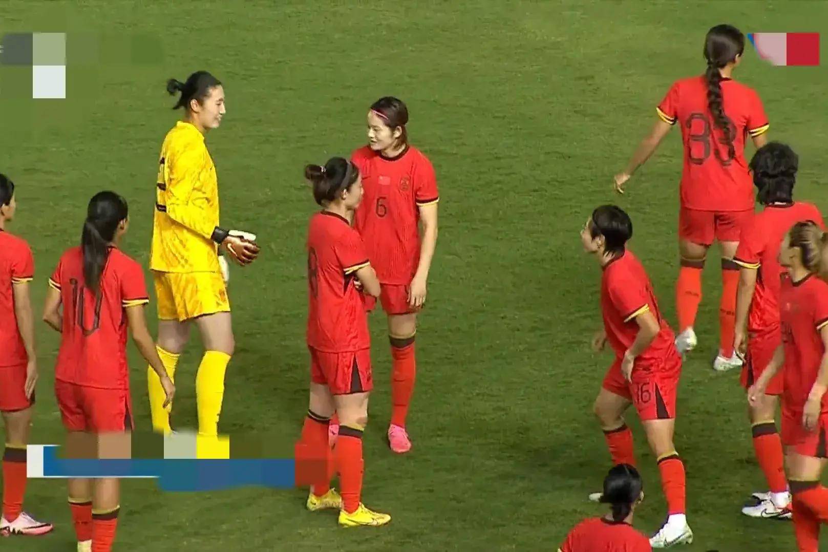 英国威廉希尔-女足比赛中球员技术纷呈展现