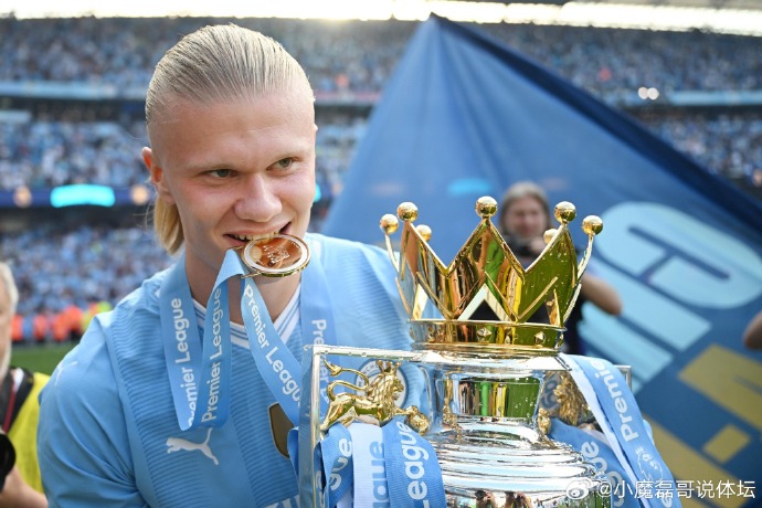 多特蒙德前锋哈兰德蝉联金靴