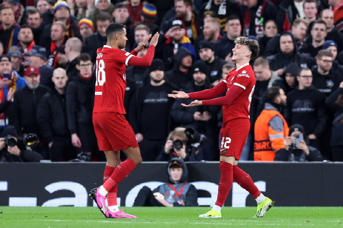 欧联杯资格赛精彩对决，实力明星球队角逐激烈