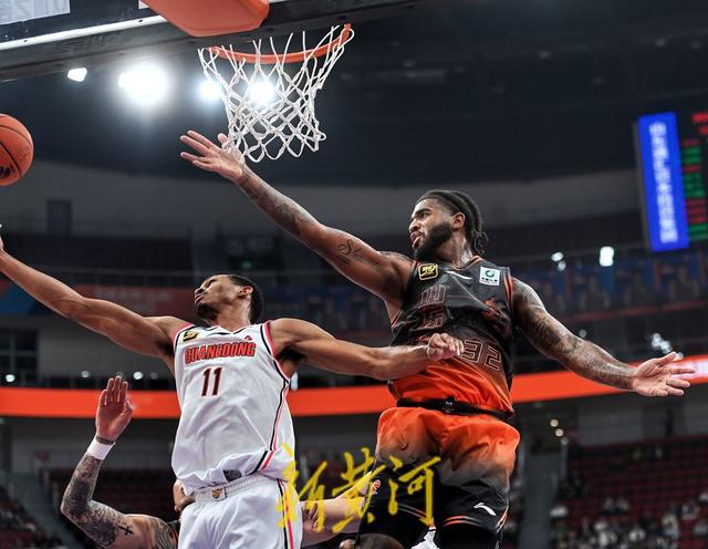 英国威廉希尔-临沂男篮豪取连胜，冲刺季后赛赛场