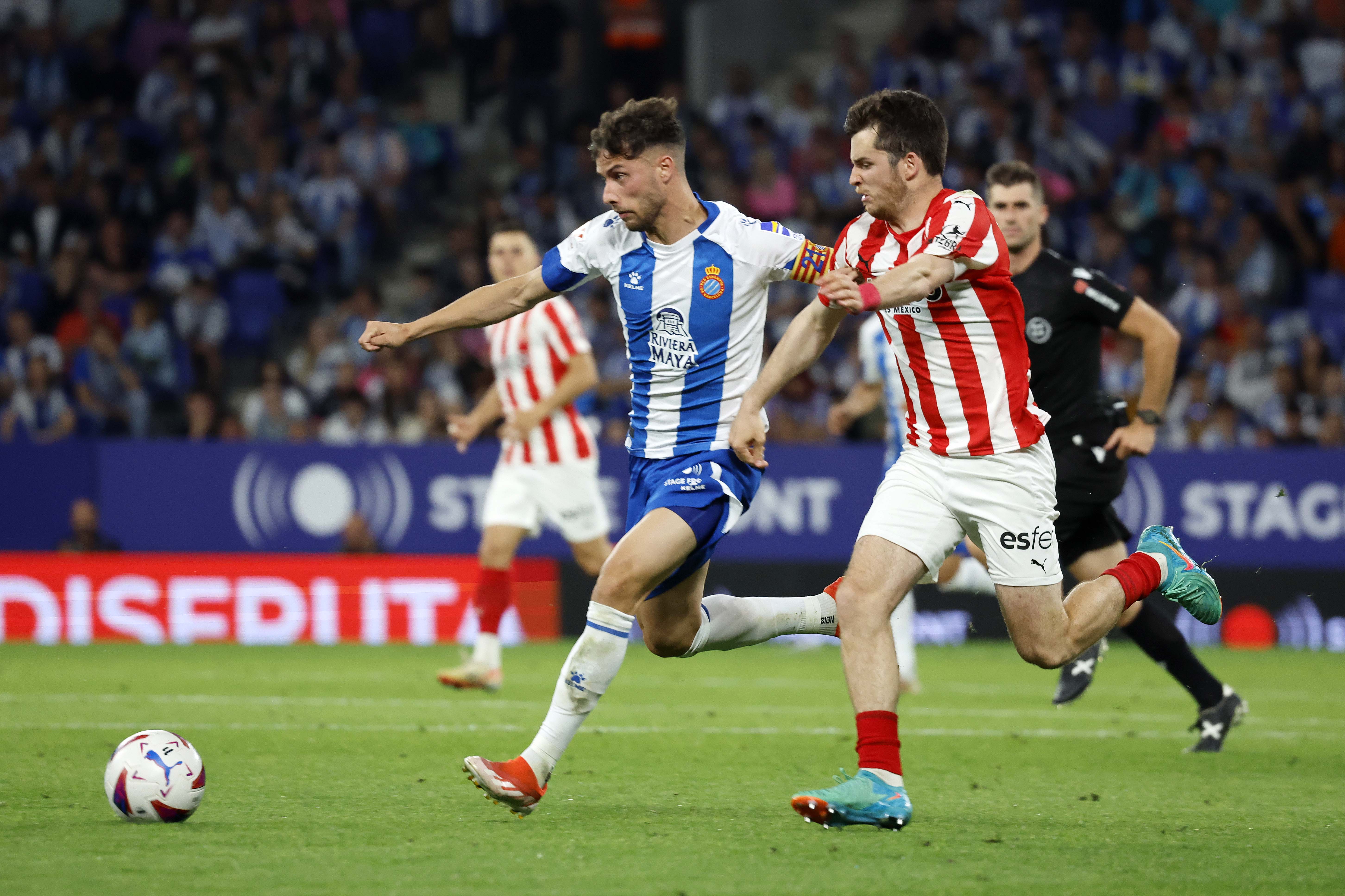 威廉希尔app-西班牙双雄表现不佳,晋级形势堪忧