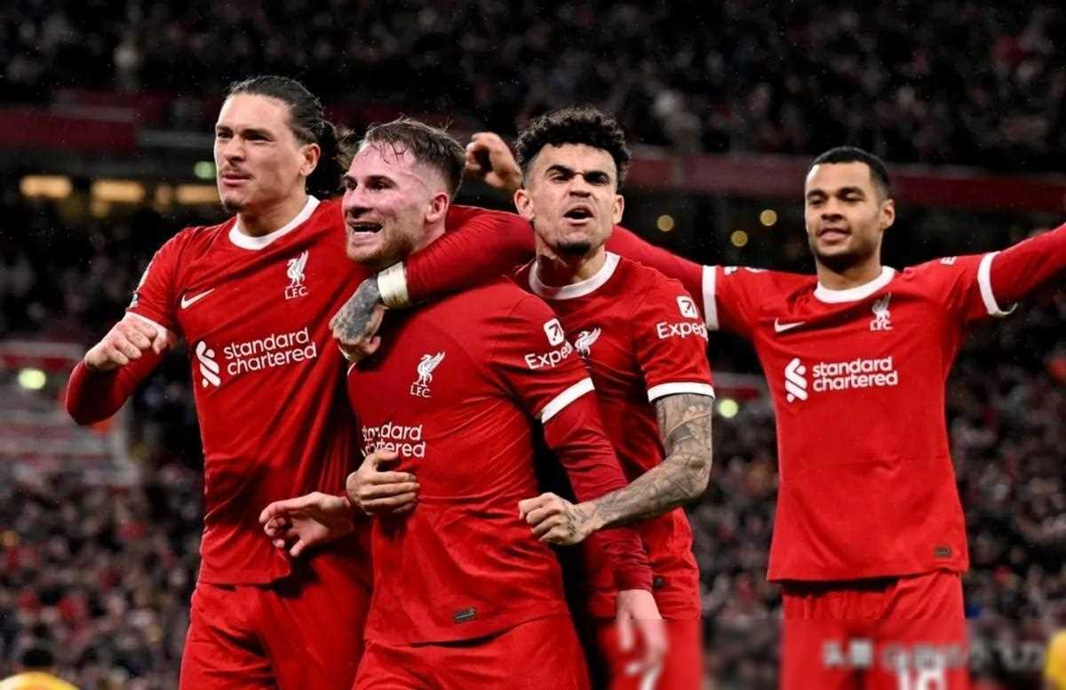 切尔西豪取四连胜，重返英超榜首位置