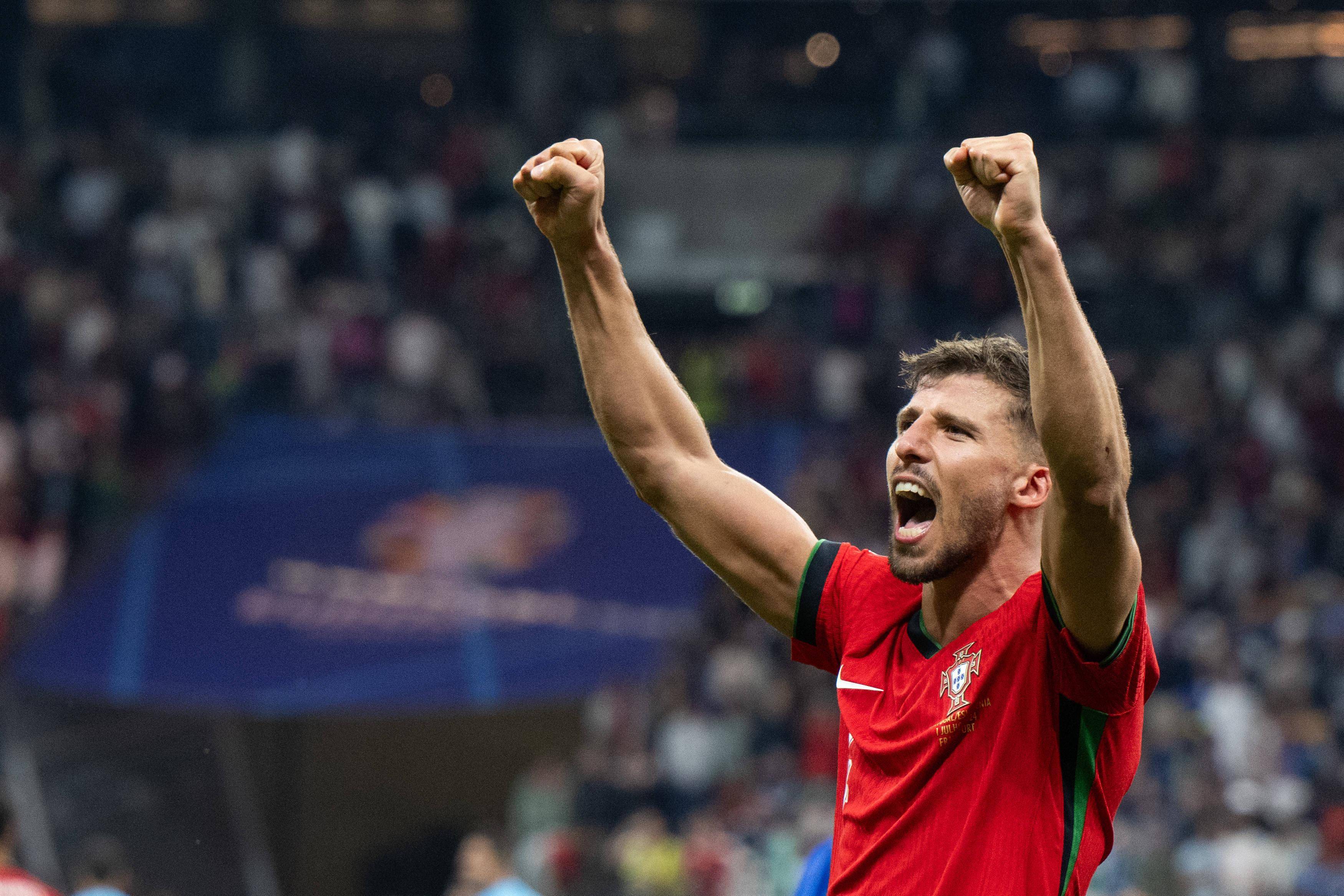 斯洛文尼亚队大胜晋级,士气高涨 斯洛文尼亚队大胜晋级,士气高涨