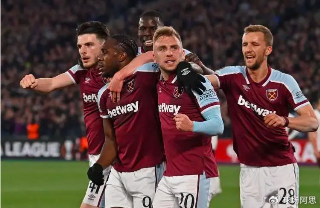 威廉希尔中文站-利兹联主场逆袭南安普顿，球队形势向好