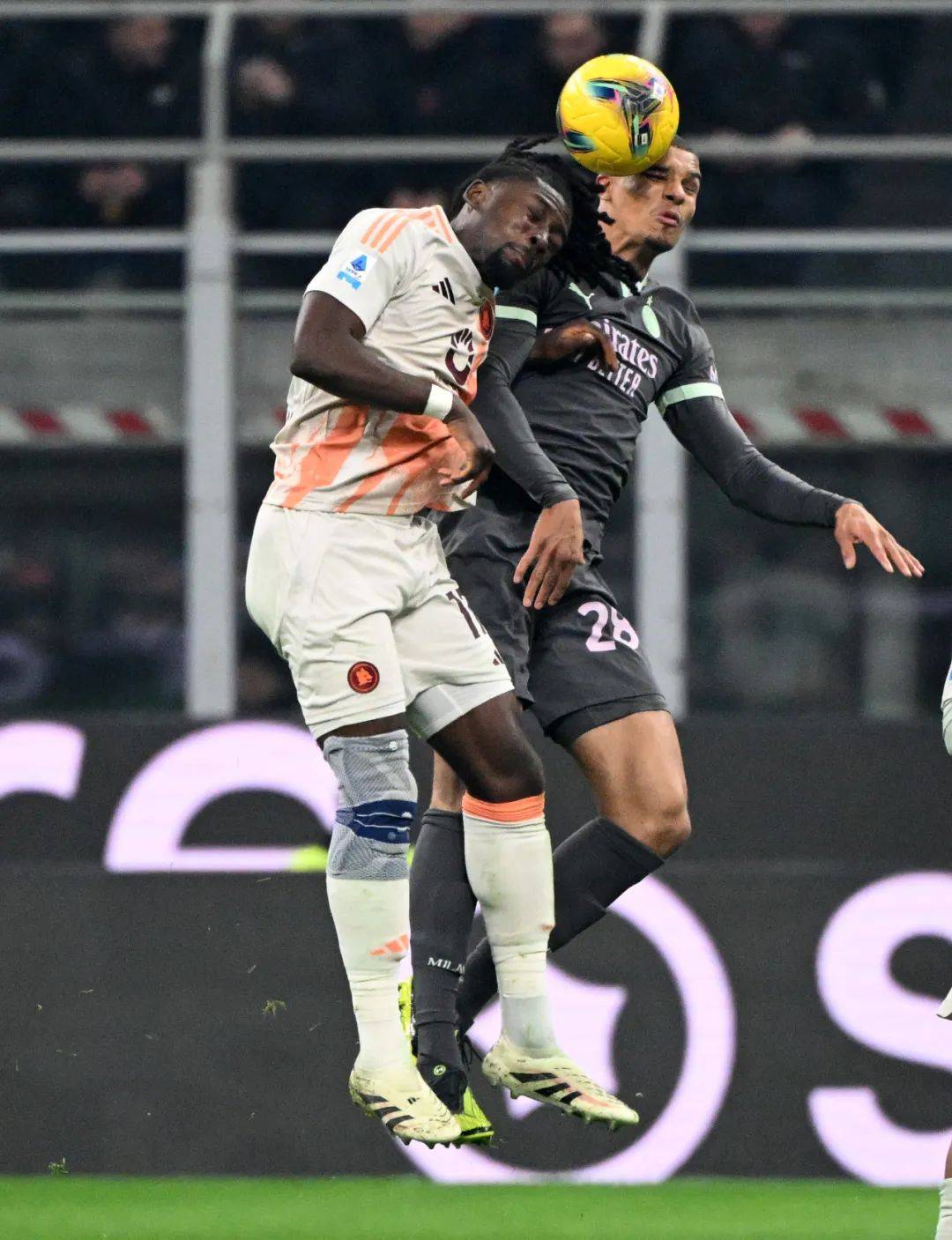 尤文图斯险胜，打响八强第一枪