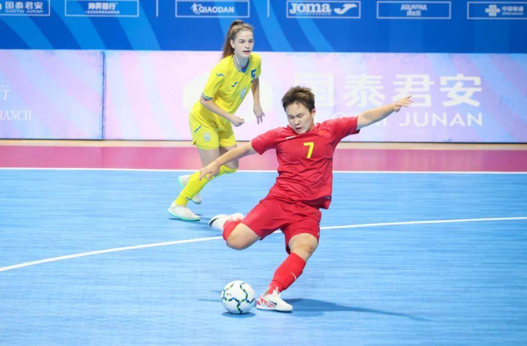 英国威廉希尔-足球赛场上令人惊艳的女性选手