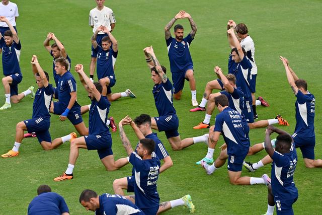 欧洲联赛强队核心球员康复备战新赛季