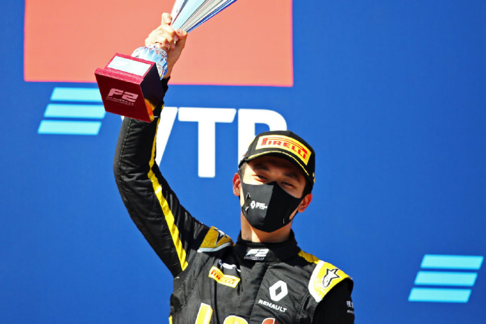 英国威廉希尔-沃尔夫斯堡创造历史，连胜登领奖台