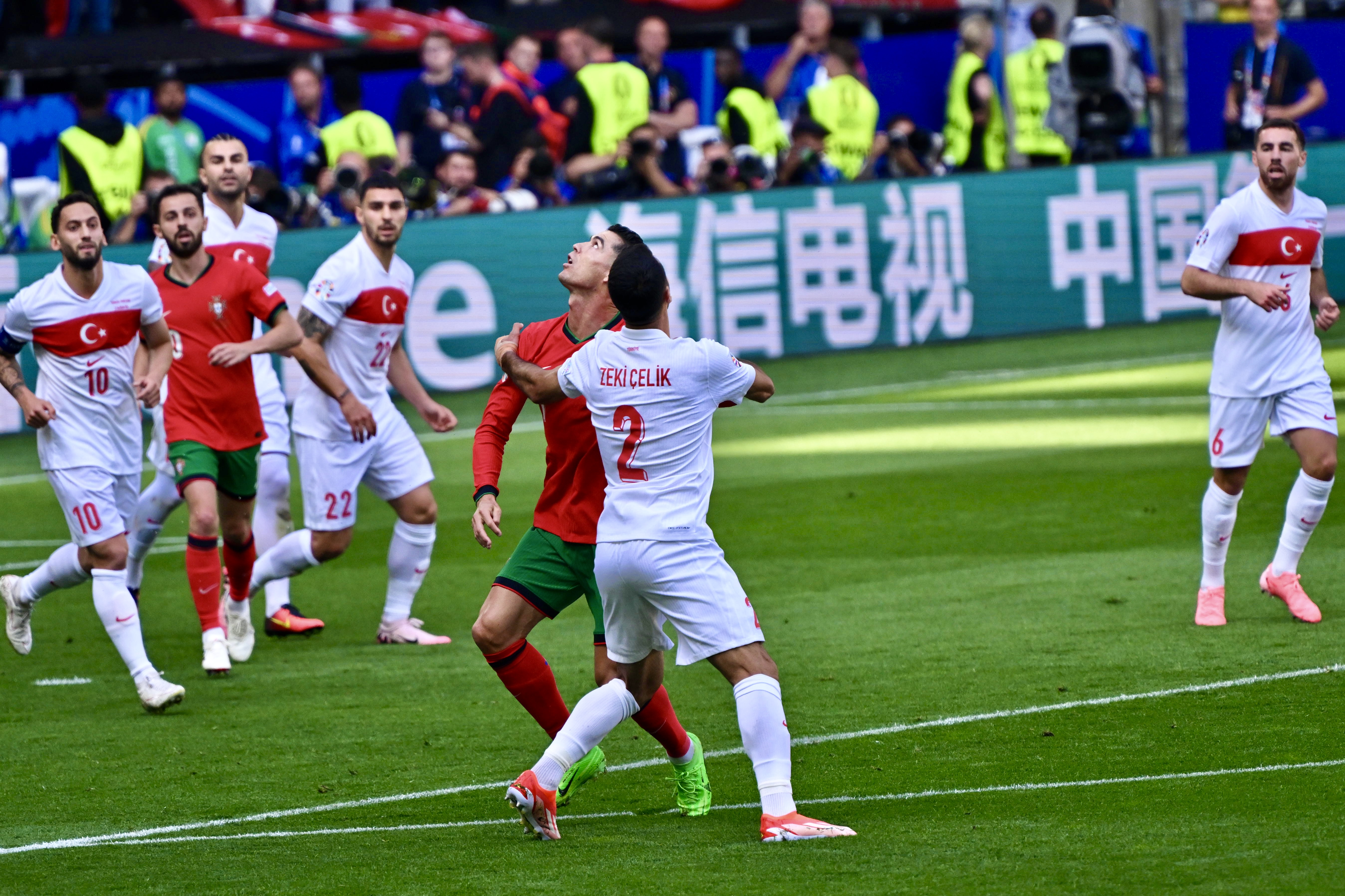 威廉希尔app-罗纳尔多带领葡萄牙国家队晋级欧洲杯决赛圈