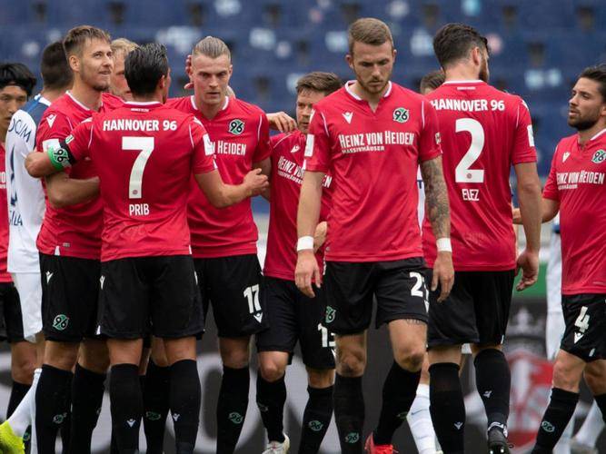 柏林赫塔主场大胜，继续保持稳定表现