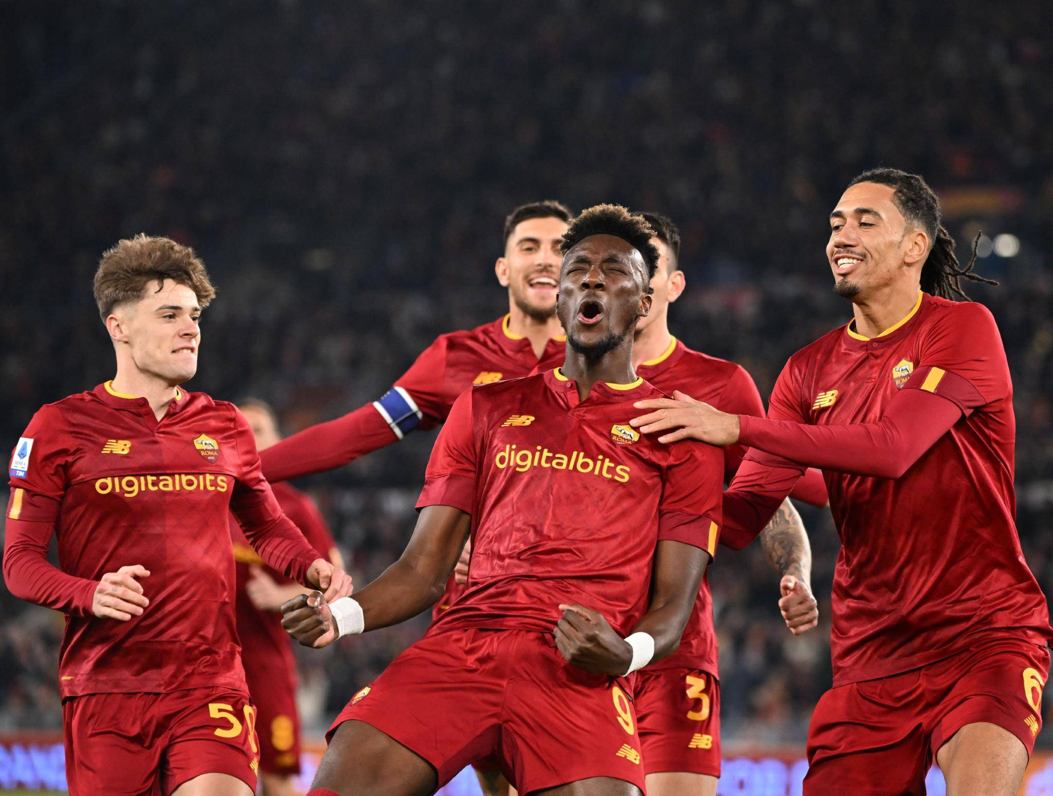 克罗托内客场不敌那不勒斯，表现低迷