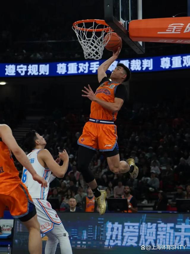 福建男篮主场大胜，收获两连胜