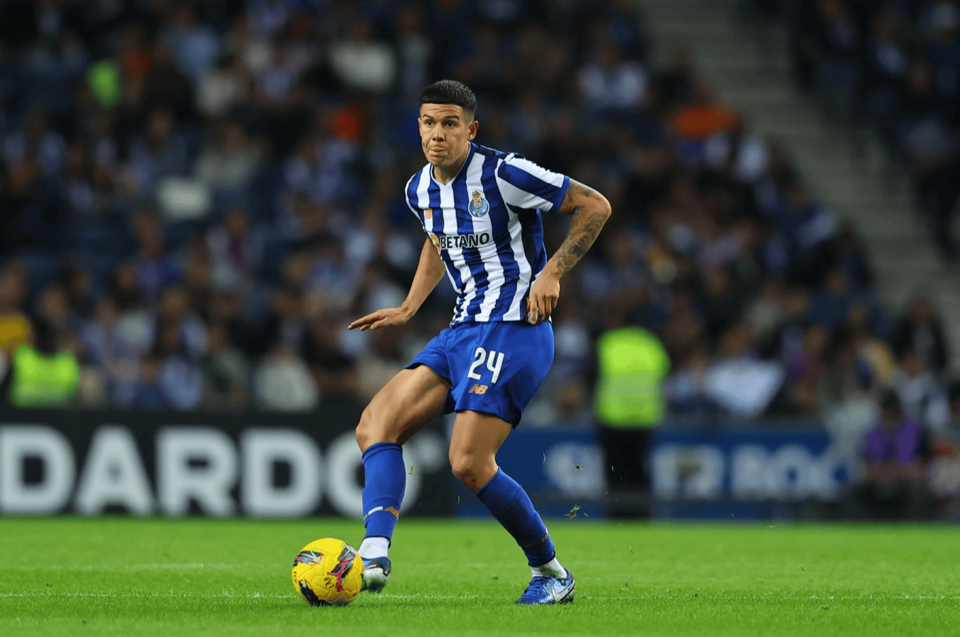 波尔图主场大胜里斯本竞技,表现稳定冲击欧洲赛场 波尔图主场大胜里斯本竞技,表现稳定冲击欧洲赛场