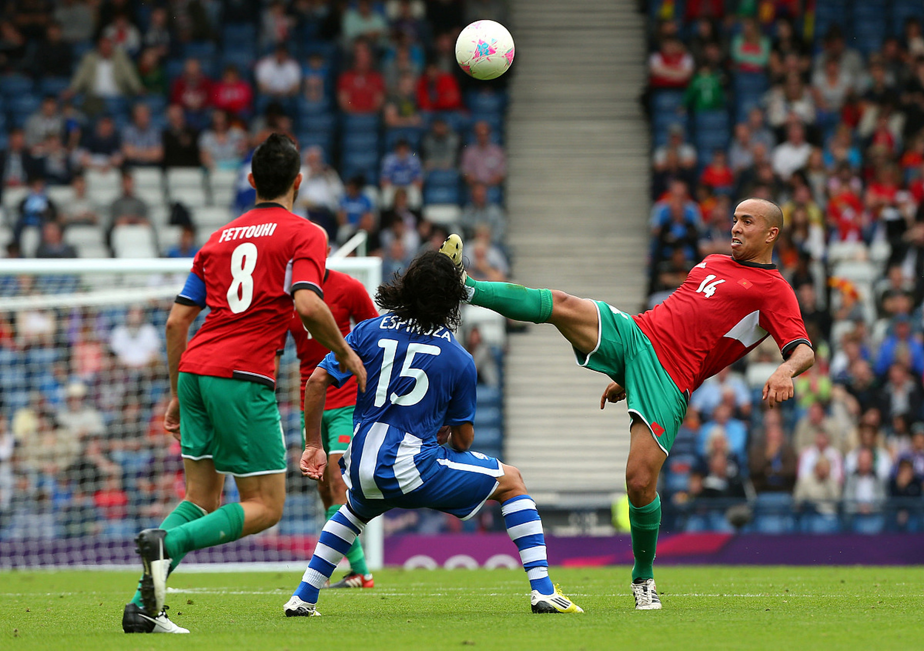 足球迷瞩目！欧洲预赛持续上演悬念