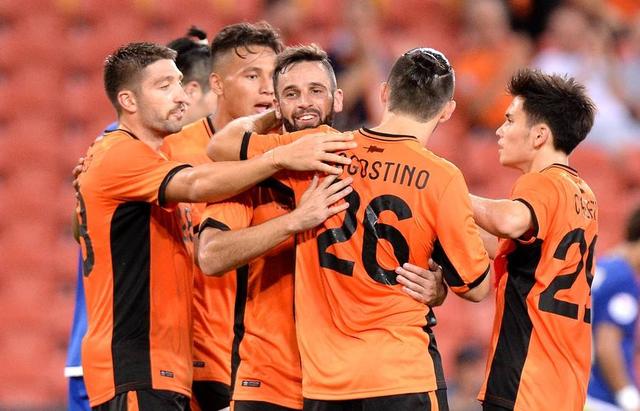 澳大利亚超级联赛较量激烈，布里斯班狮吼激战墨尔本城