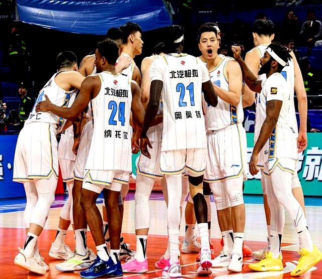 浙江男篮豪取三连胜，备战八强赛事