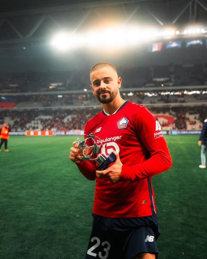 英国威廉希尔-里尔球员表现出色，期待更好成绩