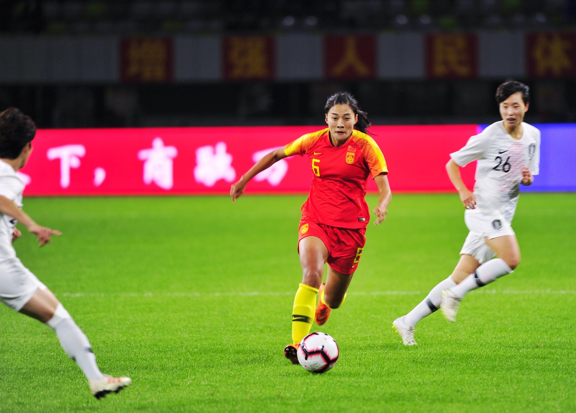 顶级赛事中国女足取得胜利，喜获晋级