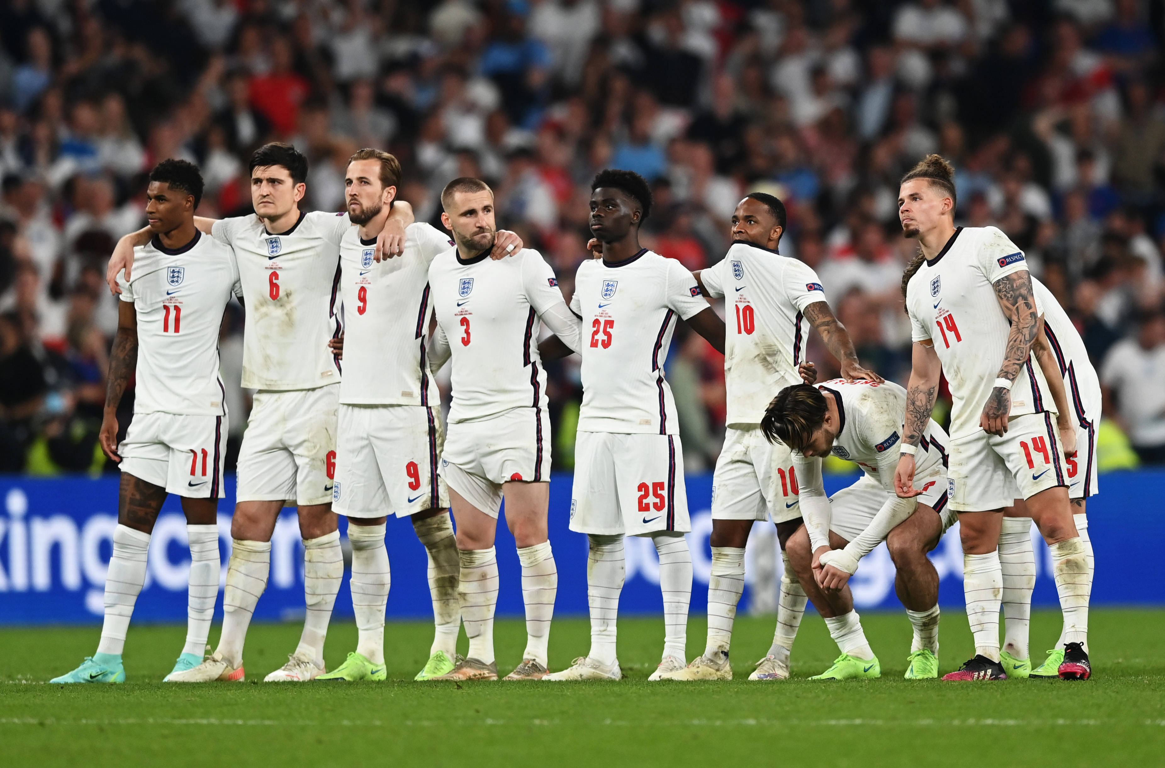 英国威廉希尔-荷兰国家队对抗瑞典国家队，场上雌雄难分