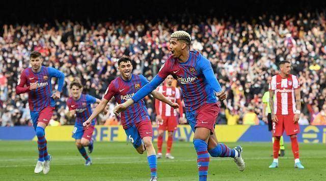 瓦伦西亚铁卫伤退，令人揪心