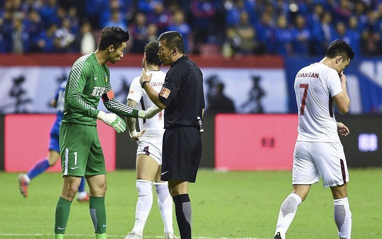 申花在主场被权健逼平,暂时停滞 申花在主场被权健逼平,暂时停滞