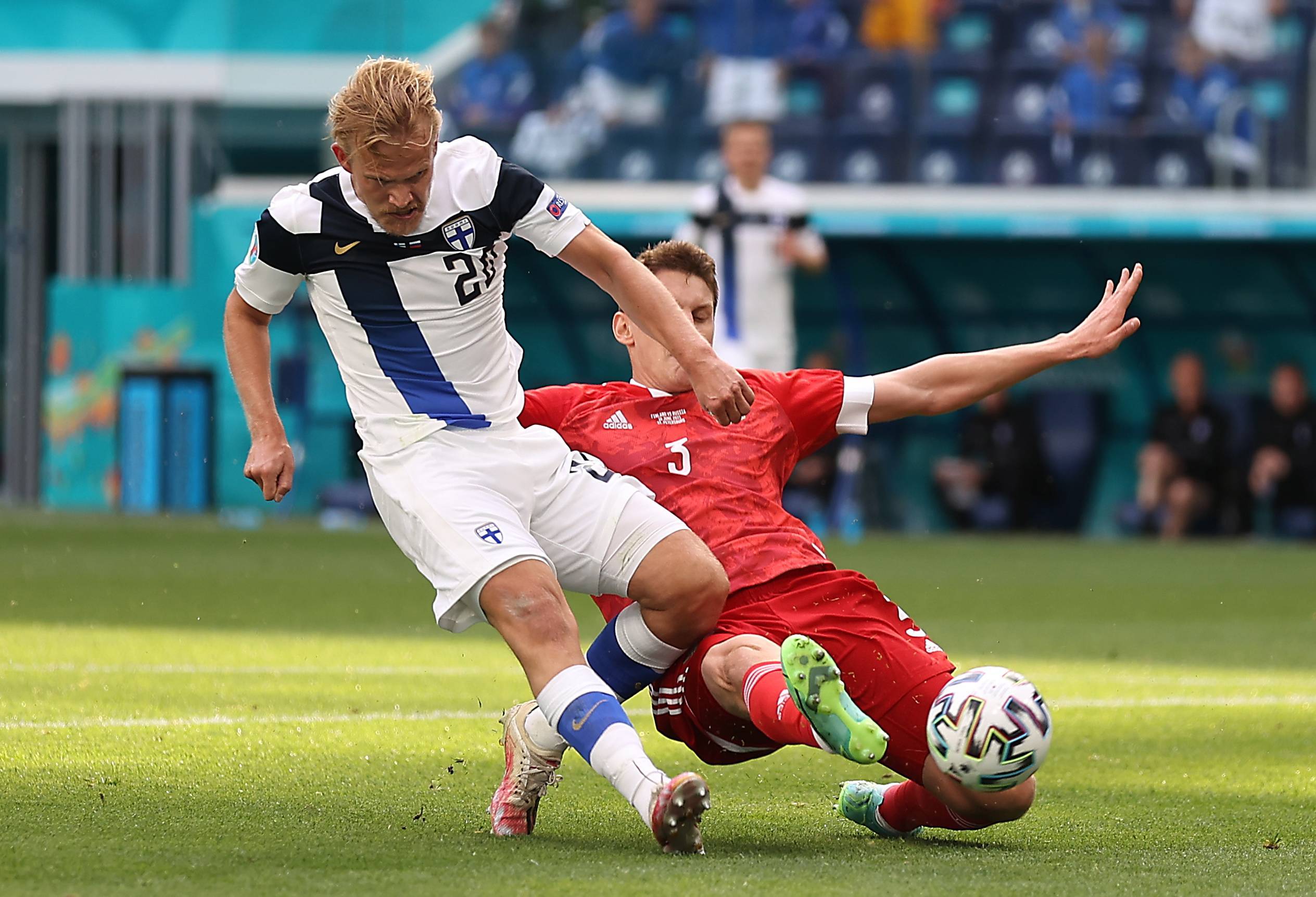 芬兰队主场1-0战胜保加利亚队