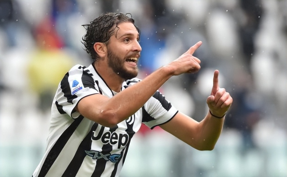 威廉希尔官网-尤文图斯后卫抢断果断,稳固球门防线