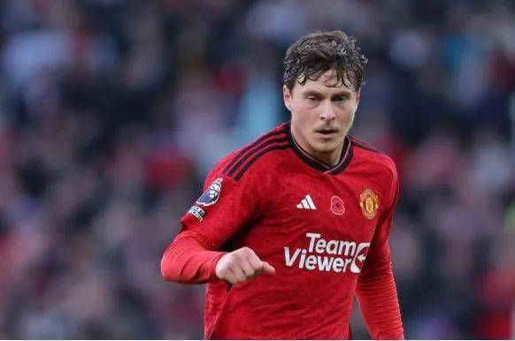 英国威廉希尔-曼联在最新一轮比赛中表现低迷，球迷不满