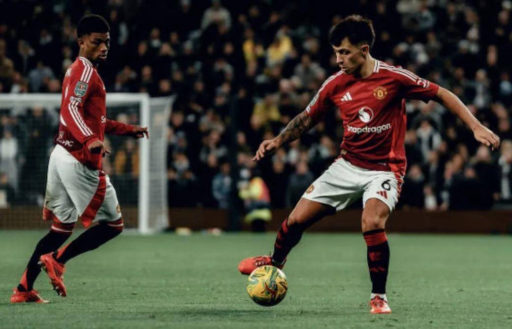 威廉希尔官网-曼联中场传球妙不可言破坚固防线