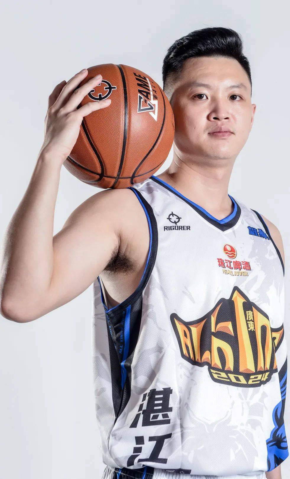 球王篮球比赛胜出已非易事万人瞩目