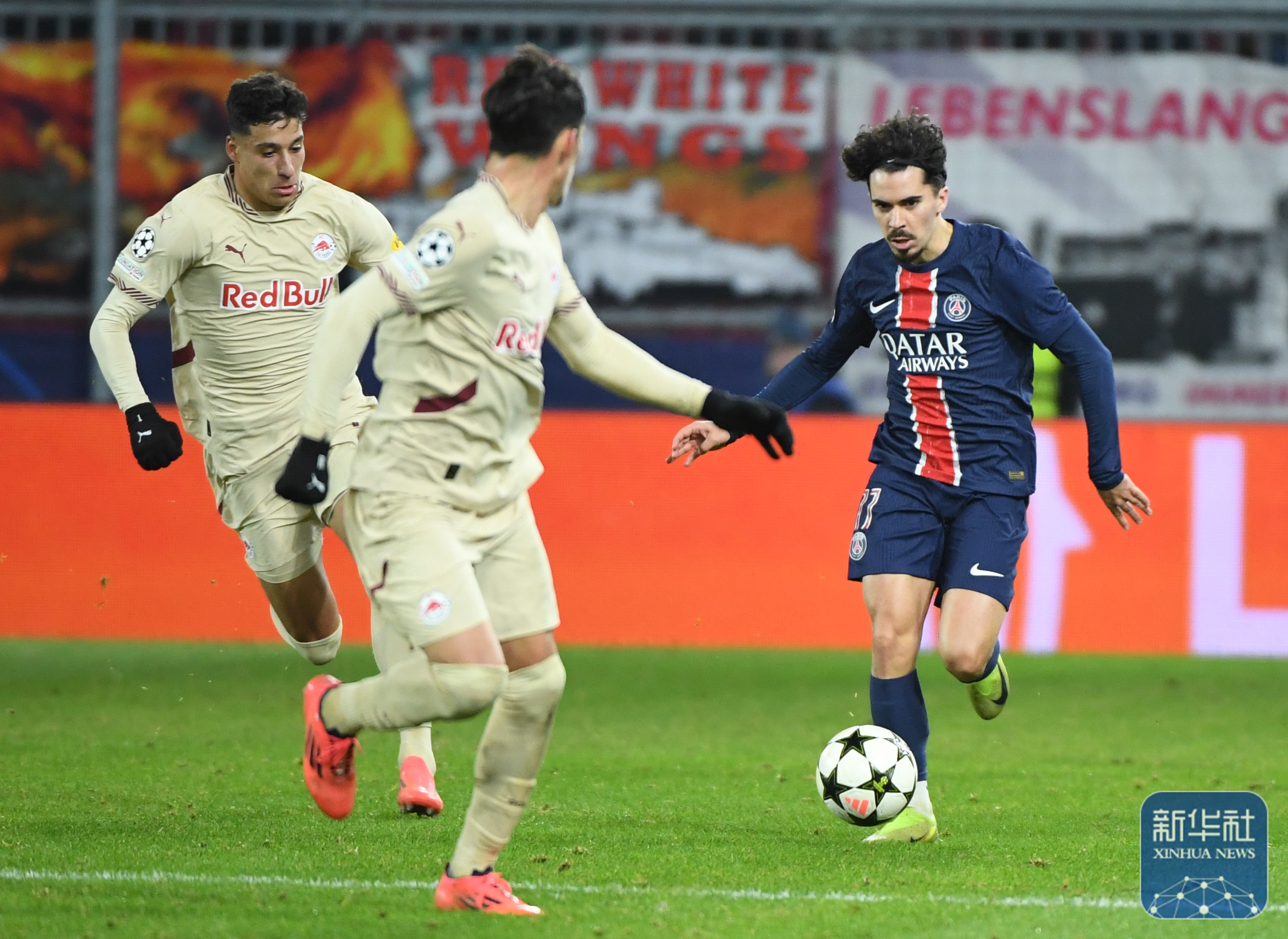 威廉希尔中文站-巴黎圣日耳曼惊险逆转，晋级欧冠16强