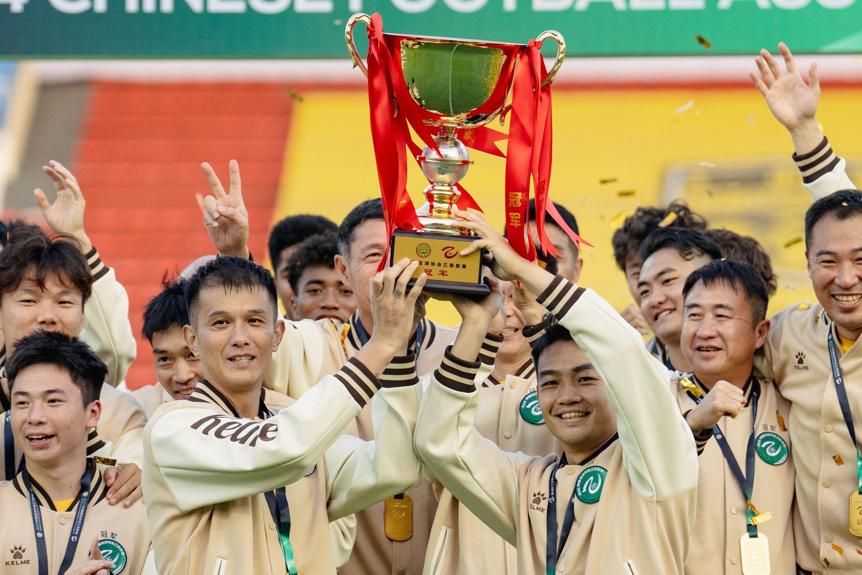 意甲豪强力争冠军奖杯,胜者为王 意甲豪强力争冠军奖杯,胜者为王