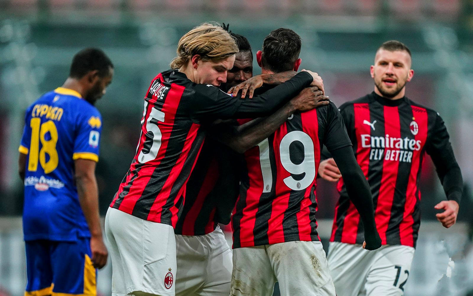 热那亚在主场0-2不敌AC米兰