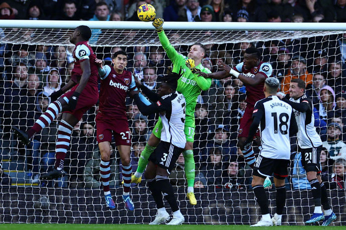 西汉姆联客场战胜富勒姆，实现三连胜