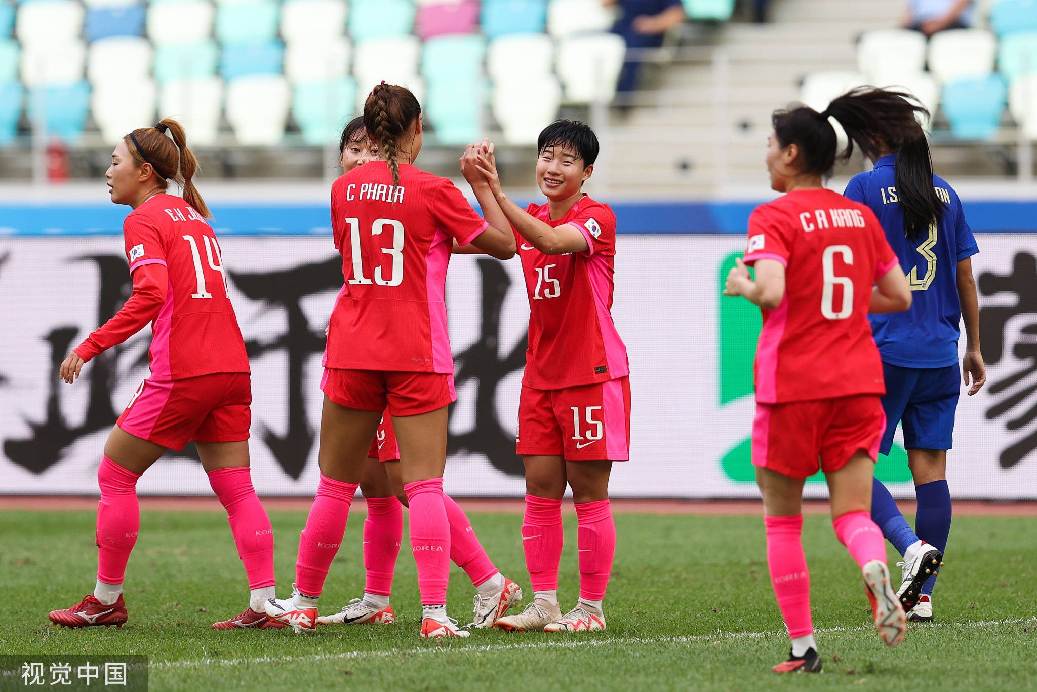 威廉希尔中文站-韩国女足选手展现出色技术备战决赛