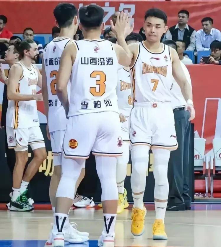 山西队逆袭胜出深圳队，一路领先